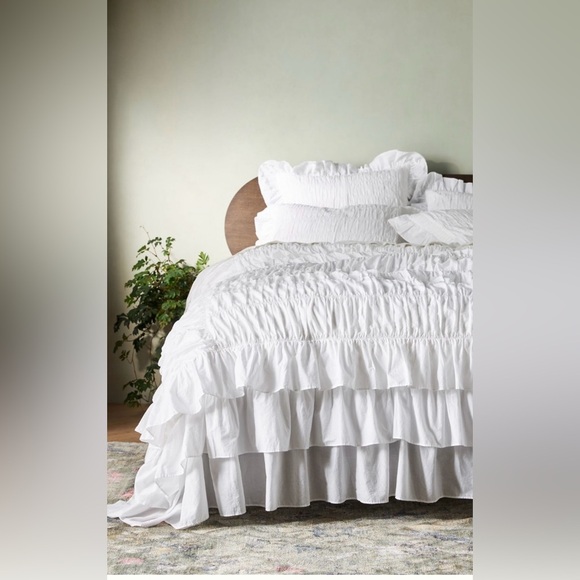 Anthropologie Shayla Ruffled Duvet Cover Size Cal King NWT - Picture 1 of 11